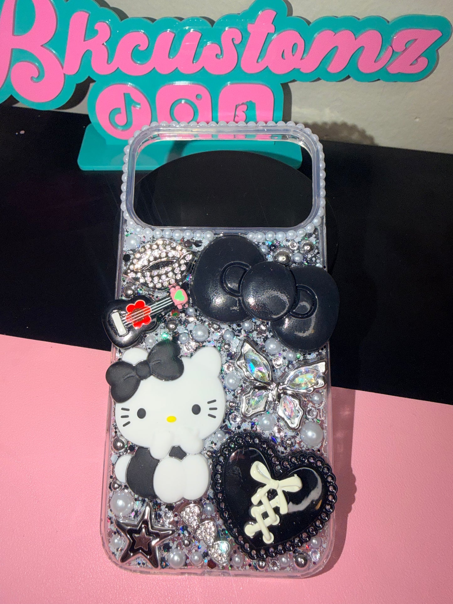 17 Pro Max Phone Case  Blk & Slvr - RTS